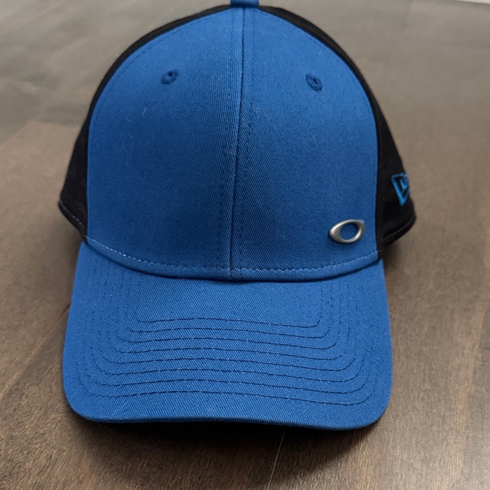 Oakley x New Era 39THIRTY Stretch Fit Hat Blue Black S/M Fitted Cap